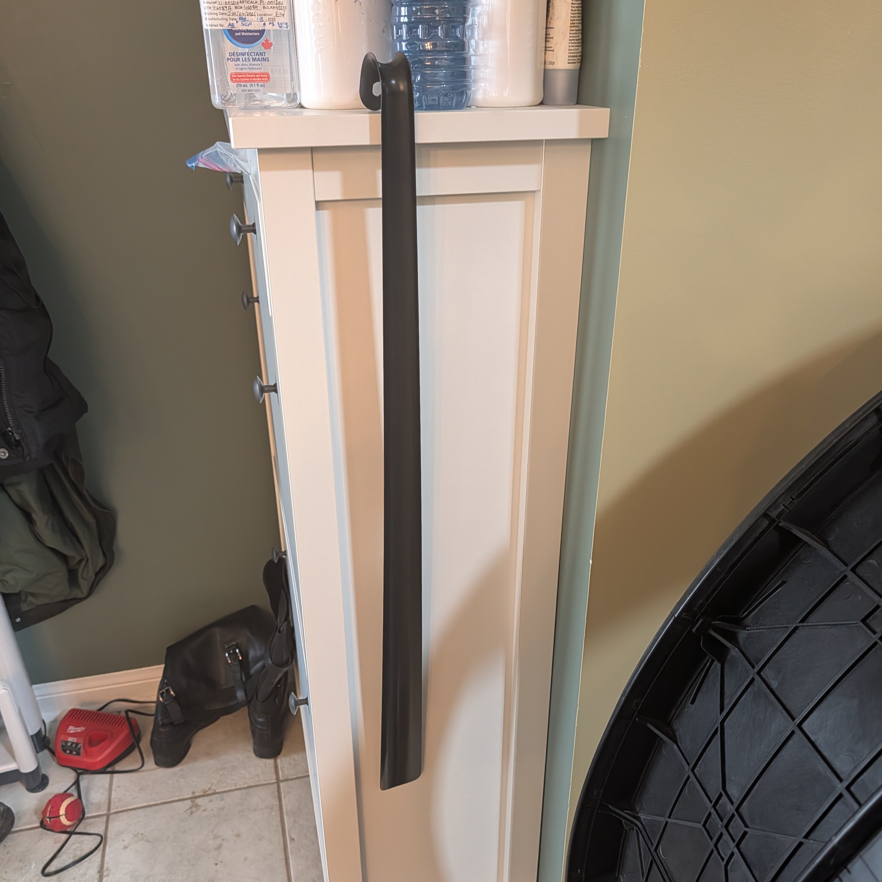 There's this metal rod at the entrance, that I fail to remember the name of near the entrance of my of my house that I knock over often, scaring my cats and making a loud noise as a result. It's sudden and gets my attention, so maybe using it would cause my user to also get their attention, if i decide to incorporate the noise into my final. I think doing that would be funny.<br><audio controls src='Noises/Metal clanging.m4a'></audio>